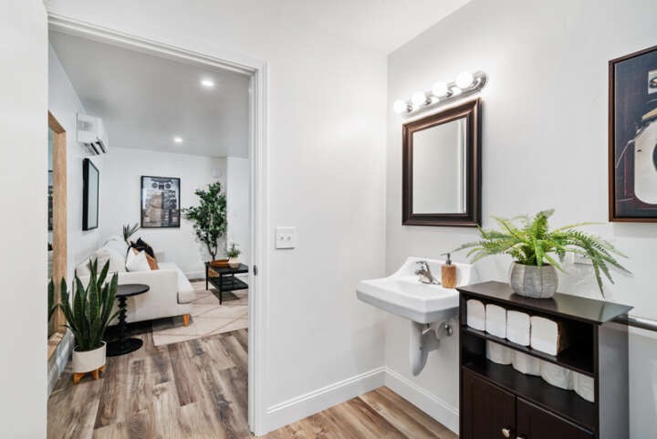 shipping container house villa manufacturer decoration (14)