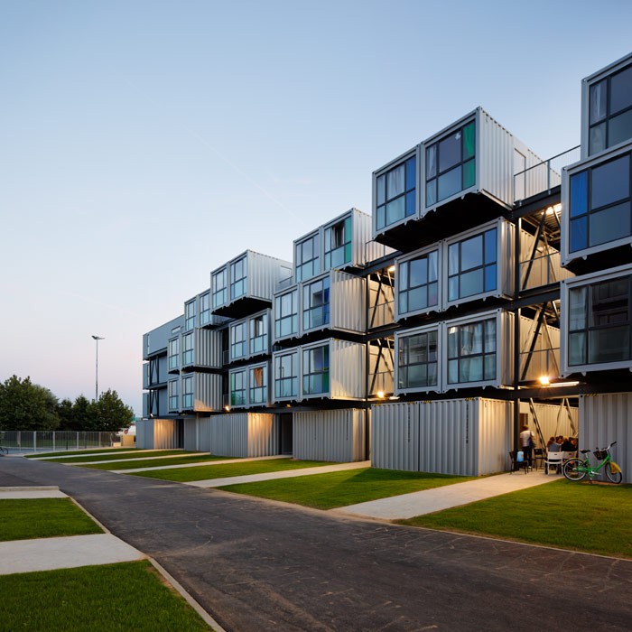 Immeuble d'appartements de conteneurs